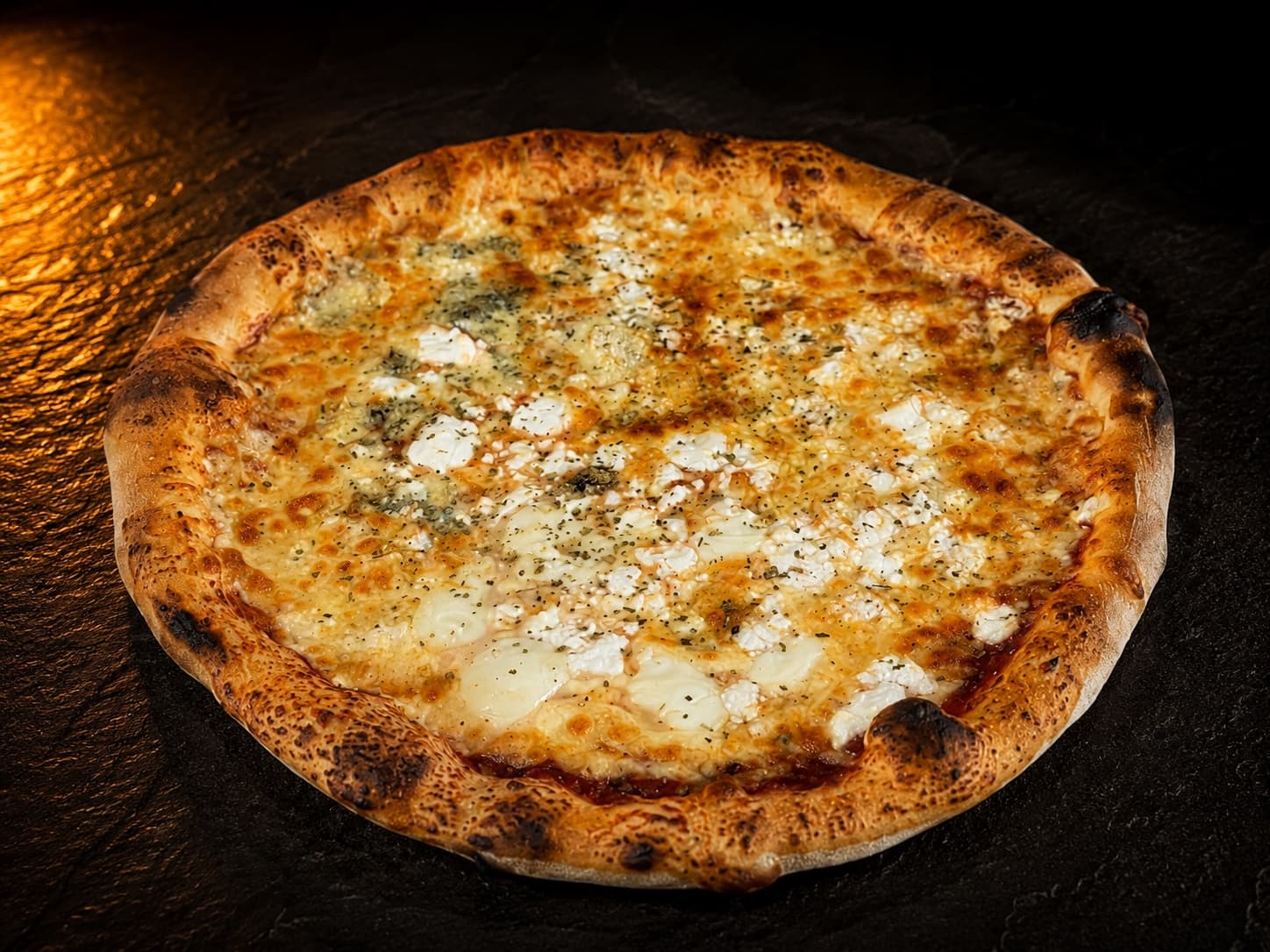 Quattro Formaggi — Pizza bei Pizza Mia Lounge in Wien-Ottakring